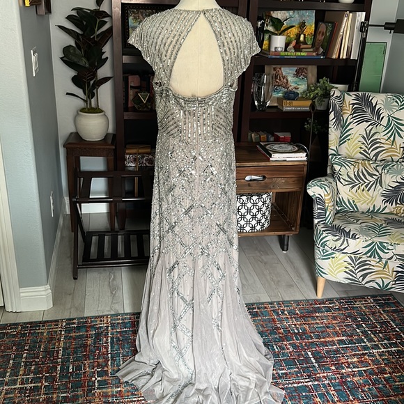 NYE Adrianna Papell Silver Beaded Designer Gown Perfect for Special Event - Picture 5 of 9